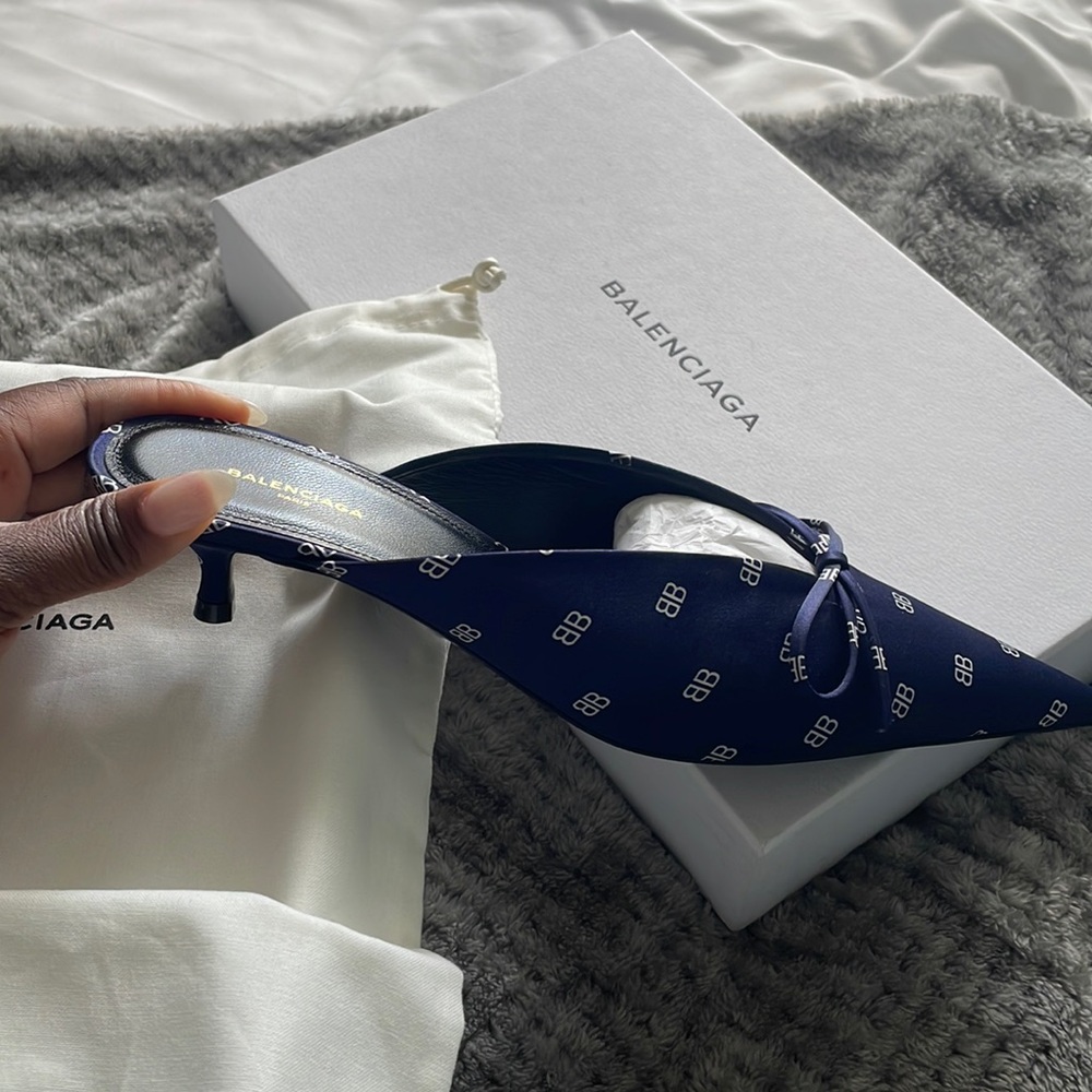 Balenciaga Authentic navy and blanc satin imprint kitten heel - Scarps S Cuoio